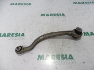 Used Rear wishbone, right Peugeot 407 (6C/J) 2.0 HDiF 16V Price € 50,00 Margin scheme offered by Maresia Parts