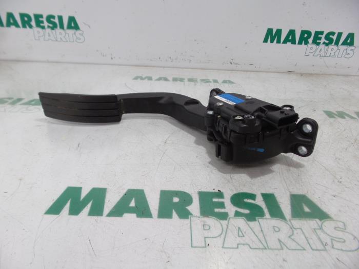 Begagnade Gaspedalsensor Renault Twingo II (CN) 1.5 dCi 90 FAP Pris € 40,00 Marginaltabell erbjuds av Maresia Parts