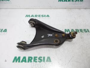 Usagé Bras de suspension bas avant droit Renault Twingo II (CN) 1.5 dCi 90 FAP Prix € 30,00 Règlement à la marge proposé par Maresia Parts