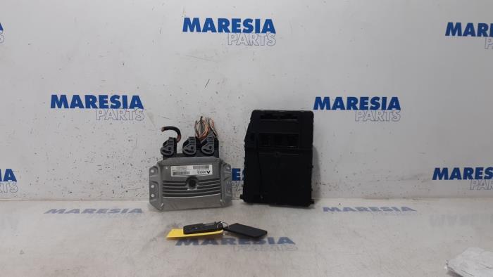 Used Engine management computer Renault Scénic II (JM) 1.6 16V Price € 324,99 Margin scheme offered by Maresia Parts