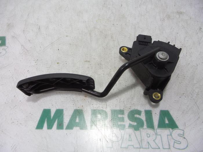 Begagnade Gaspedalsensor Renault Scénic II (JM) 1.6 16V Pris € 35,00 Marginaltabell erbjuds av Maresia Parts