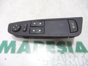 Used Multi-functional window switch Fiat Stilo (192A/B) 1.6 16V 5-Drs. Price € 25,00 Margin scheme offered by Maresia Parts