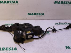 Used Sliding door motor, right Lancia Phedra Price € 131,25 Margin scheme offered by Maresia Parts
