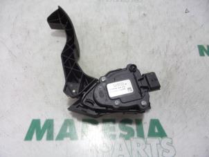 Used Throttle pedal position sensor Renault Twingo III (AH) 1.0 SCe 70 12V Price € 40,00 Margin scheme offered by Maresia Parts