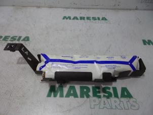 Used Side Airbag Renault Espace (JK) 2.0 dCi 16V 150 FAP Price € 50,00 Margin scheme offered by Maresia Parts