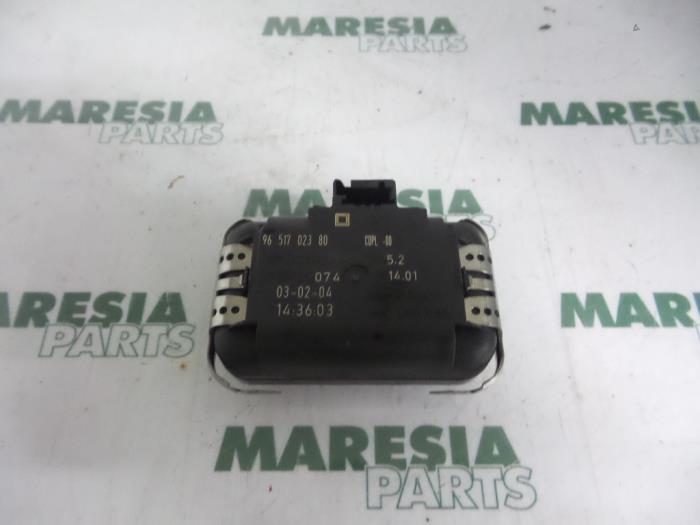 Begagnade Regnsensor Peugeot 307 CC (3B) 2.0 16V Pris € 35,00 Marginaltabell erbjuds av Maresia Parts