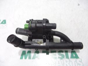 Used Thermostat housing Peugeot 307 SW (3H) 1.6 HDiF 110 16V Price € 40,00 Margin scheme offered by Maresia Parts