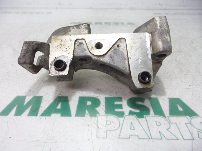 Used Engine mount Peugeot Expert (G9) 1.6 HDi 90 Price € 35,00 Margin scheme offered by Maresia Parts