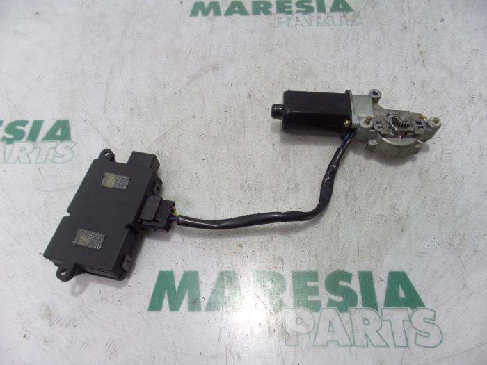 Używane Silnik szyberdachu Citroen C8 (EA/EB) 3.0 V6 24V Cena € 75,00 Procedura marży oferowane przez Maresia Parts
