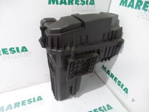 Używane Obudowa filtra powietrza Citroen C5 III Berline (RD) 2.0 16V Cena € 40,00 Procedura marży oferowane przez Maresia Parts