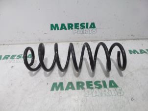 Used Rear coil spring Renault Scénic II (JM) 1.5 dCi 105 Price € 35,00 Margin scheme offered by Maresia Parts