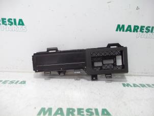 Used Instrument panel Renault Scénic II (JM) 1.5 dCi 105 Price € 105,00 Margin scheme offered by Maresia Parts