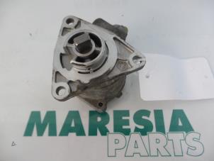Gebrauchte Vakuumpumpe (Diesel) Fiat Stilo (192A/B) 1.9 JTD 115 Preis € 35,00 Margenregelung angeboten von Maresia Parts