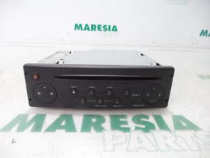Usagé Radio/Lecteur CD Renault Espace (JK) 2.0 dCi 16V 130 FAP Prix € 131,25 Règlement à la marge proposé par Maresia Parts