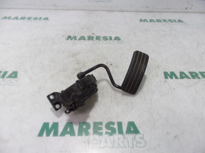 Begagnade Gaspedalsensor Renault Espace (JK) 2.0 dCi 16V 130 FAP Pris € 50,00 Marginaltabell erbjuds av Maresia Parts