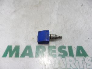 Usados Sensor de presión de neumáticos Renault Espace (JK) 2.0 dCi 16V 130 FAP Precio € 15,00 Norma de margen ofrecido por Maresia Parts