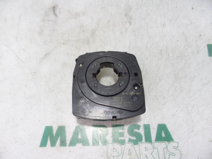 Begagnade Styrvinkelsensor Renault Espace (JK) 2.0 dCi 16V 130 FAP Pris € 75,00 Marginaltabell erbjuds av Maresia Parts