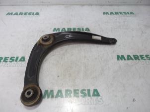 Used Front lower wishbone, right Citroen C4 Berline (NC) 1.6 Hdi Price € 40,00 Margin scheme offered by Maresia Parts