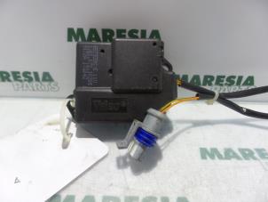 Used Heater valve motor Renault Scénic I (JA) 1.6 16V Price € 20,00 Margin scheme offered by Maresia Parts