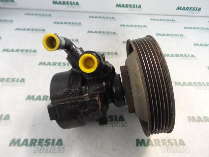 Usagé Pompe de direction Alfa Romeo 156 Sportwagon (932) 1.9 JTD Prix € 65,00 Règlement à la marge proposé par Maresia Parts