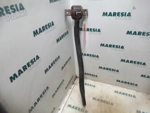 Używane Wahacz zawieszenia lewy tyl Alfa Romeo 156 Sportwagon (932) 1.9 JTD Cena € 35,00 Procedura marży oferowane przez Maresia Parts