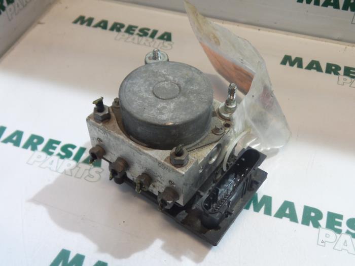 Used ABS pump Fiat Bravo (198A) 1.4 16V Price € 105,00 Margin scheme offered by Maresia Parts