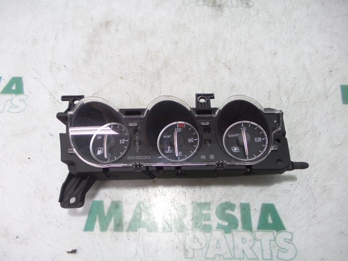 Begagnade Innerdisplay Alfa Romeo 159 (939AX) 1.9 JTDm Pris € 50,00 Marginaltabell erbjuds av Maresia Parts