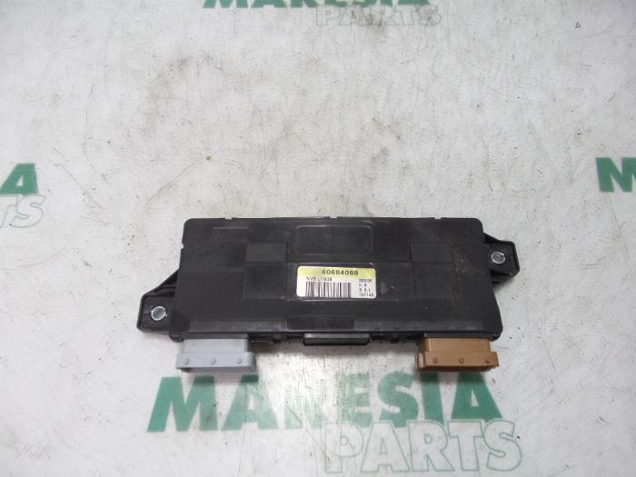 Usagé Ordinateur divers Alfa Romeo 159 (939AX) 1.9 JTDm Prix € 40,00 Règlement à la marge proposé par Maresia Parts