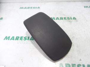 Used Armrest Citroen DS5 (KD/KF) 1.6 HDiF 16V Price € 105,00 Margin scheme offered by Maresia Parts