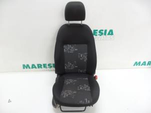 Gebrauchte Sitz rechts Fiat Qubo 1.3 D 16V Multijet Preis € 80,00 Margenregelung angeboten von Maresia Parts