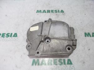Gebrauchte Kettenkasten Deckel Renault Clio III (BR/CR) 1.4 16V Preis € 30,00 Margenregelung angeboten von Maresia Parts
