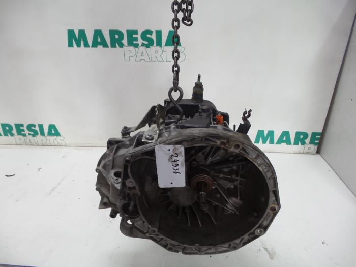 Used Gearbox Renault Trafic New (JL) 2.0 16V Price € 630,00 Margin scheme offered by Maresia Parts