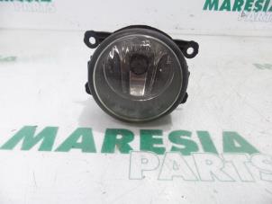 Used Fog light, front left Peugeot 307 CC (3B) 2.0 HDIF 16V Price € 10,00 Margin scheme offered by Maresia Parts