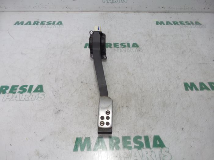 Begagnade Gaspedalsensor Peugeot 307 CC (3B) 2.0 HDIF 16V Pris € 75,00 Marginaltabell erbjuds av Maresia Parts