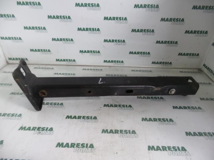 Usados Subchasis Peugeot 207/207+ (WA/WC/WM) 1.4 16V VTi Precio € 20,00 Norma de margen ofrecido por Maresia Parts