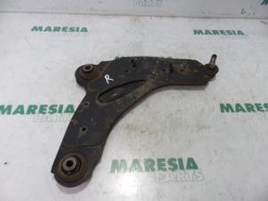Usagé Bras de suspension bas avant droit Renault Trafic New (FL) 1.9 dCi 82 16V Prix € 30,25 Prix TTC proposé par Maresia Parts