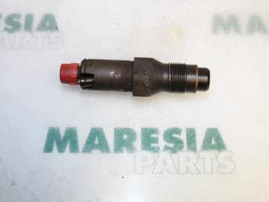 Usagé Injecteur (diesel) Citroen Berlingo 1.9 D Prix € 50,00 Règlement à la marge proposé par Maresia Parts