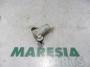 Used Windscreen washer pump Citroen C4 Aircross (BU) 1.6 HDi 16V 115 Price € 40,00 Margin scheme offered by Maresia Parts