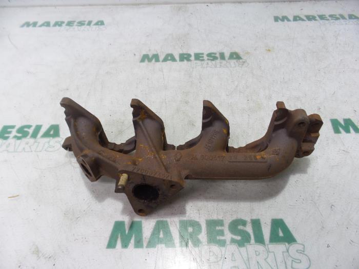 Używane Kolektor wydechowy Renault Laguna I Grandtour (K56) 1.9 dTi Cena € 50,00 Procedura marży oferowane przez Maresia Parts