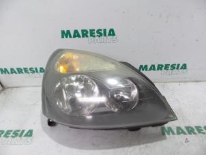 Used Headlight, right Renault Clio Price € 35,00 Margin scheme offered by Maresia Parts