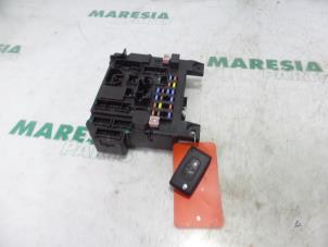 Usagé Porte fusible Citroen C4 Aircross (BU) 1.6 HDi 16V 115 Prix € 131,25 Règlement à la marge proposé par Maresia Parts