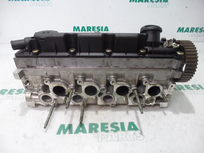 Cylinder head from a Peugeot 307 (3A/C/D) 2.0 HDi 110 FAP 2003