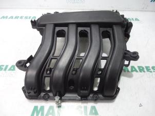 Used Intake manifold Renault Grand Scénic II (JM) 1.6 16V Price € 29,00 Margin scheme offered by Maresia Parts