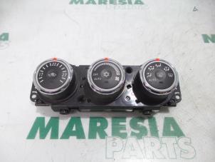 Usados Panel de control de calefacción Citroen C-Crosser 2.2 HDiF 16V Precio € 75,00 Norma de margen ofrecido por Maresia Parts