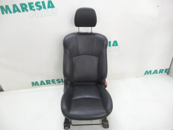 Używane Fotel prawy Citroen C-Crosser 2.2 HDiF 16V Cena € 262,50 Procedura marży oferowane przez Maresia Parts