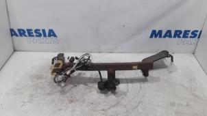 Used Towbar Citroen C-Crosser 2.2 HDiF 16V Price € 131,25 Margin scheme offered by Maresia Parts