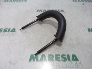 Used Roll bar Peugeot 206 CC (2D) 2.0 16V Price € 35,00 Margin scheme offered by Maresia Parts