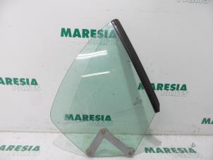 Used Window 2-door, rear right Peugeot 206 CC (2D) 2.0 16V Price € 50,00 Margin scheme offered by Maresia Parts