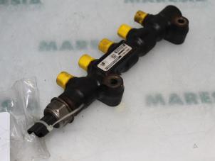 Used Fuel injector nozzle Peugeot 206 (2A/C/H/J/S) 1.4 HDi Price € 30,00 Margin scheme offered by Maresia Parts