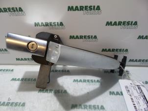 Used Front door handle 4-door, right Peugeot 807 2.2 HDiF 16V Price € 30,00 Margin scheme offered by Maresia Parts